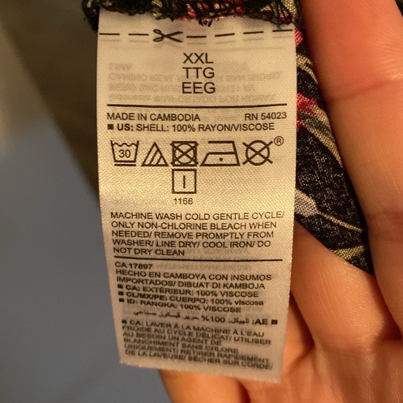 Old Navy Floral Sleeveless Blouse - Picture 5 of 5